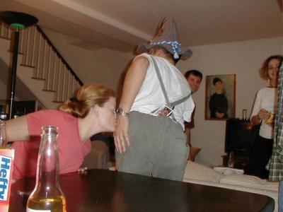 judy_kisses_arse